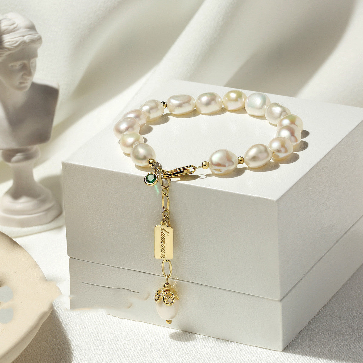 Tear Drop Pearl Bracelet